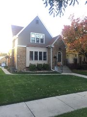 2615 N  67th St #A, Wauwatosa, WI 53213