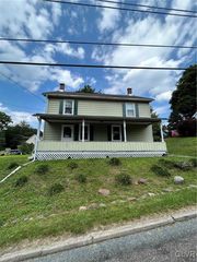 118 N  Broad St, East Bangor, PA 18013