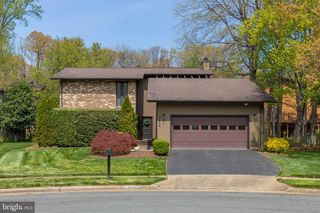 5234 Capon Hill Pl, Burke, VA 22015