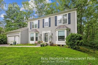 13104 Holly Leaf Ct, Woodbridge, VA 22192