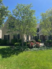 6980 Jennifer Ann Dr, Lewis Center, OH 43035
