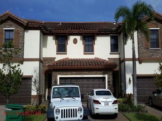 803 E Village Circle, Davie, FL 33325