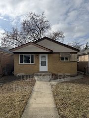 7732 S  Lotus Ave, Burbank, IL 60459