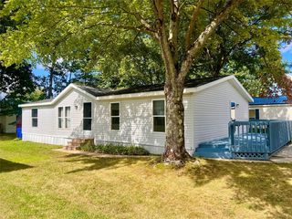 1632 Edgewood Dr, Erie, PA 16509