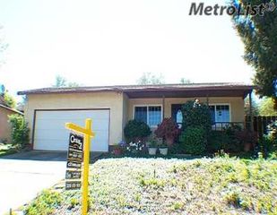 1613 W  J St, Oakdale, CA 95361
