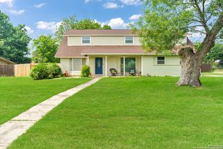 437 CLOUDMONT DR, Windcrest, TX 78239