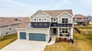 2926 SW Arbor Tree Dr, Lees Summit, MO 64082
