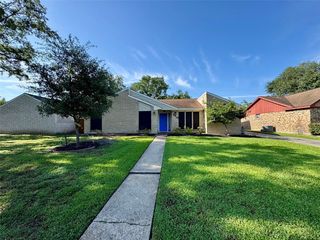 9919 Greencreek Dr, Houston, TX 77070