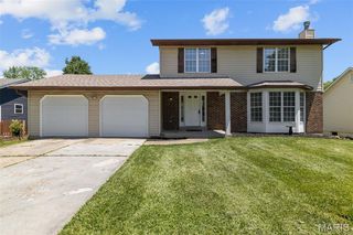 10 N  Meadow Dr, O Fallon, MO 63366