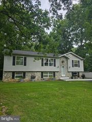 12120 Long Wolf Ln, Lusby, MD 20657