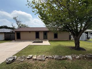 11101 Elm St, Leander, TX 78645