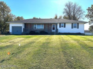 902 Redwood Dr, New Bloomfield, MO 65063