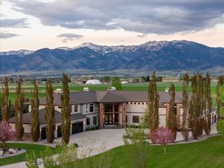 850 Candlelight Dr, Bozeman, MT 59718