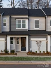 3311 Hutton Gardens Ln, Charlotte, NC 28269
