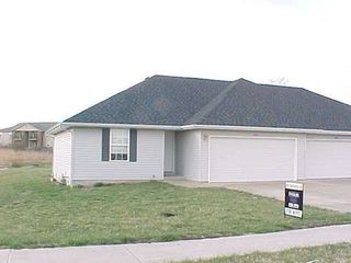 819 N  Pinewood Ave, Republic, MO 65738