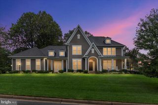 3736 Pilgrim Green Way, Fairfax, VA 22033