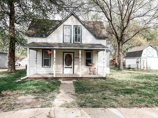 310 Jackson Ave, Sedgwick, KS 67135