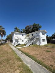 698 Union St, Dunedin, FL 34698