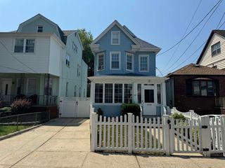 20 E  39th St, Bayonne, NJ 07002
