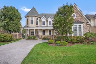 33 JOHNS DRIVE, Warren, NJ 07059