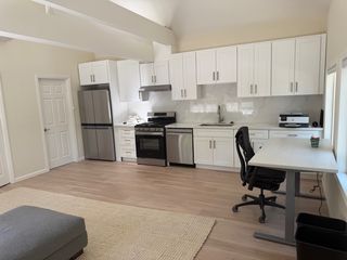 700 Kings Mountain Rd #A1, Redwood City, CA 94062