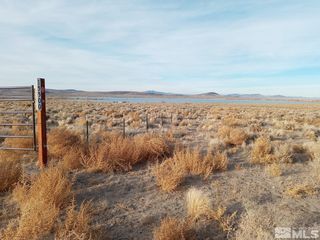 15500 Hoover Dr, Fallon, NV 89406
