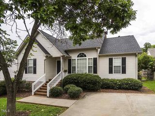135 Hoskins Cir, Burlington, NC 27215