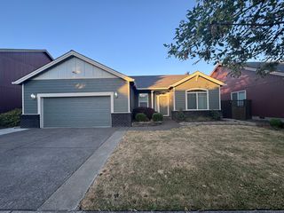 855 Hollow Way, Eugene, OR 97402