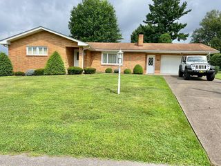 21 Clive Ave, Moundsville, WV 26041