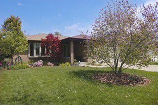 712 67th St, Darien, IL 60561
