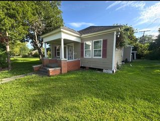 1525 Liberty Ave, Port Arthur, TX 77640