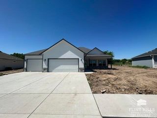 8387 Derik Ct, Manhattan, KS 66502