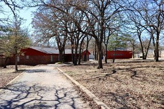 4835 Odom Dr, Duncan, OK 73533