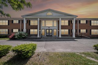 25301 Five Mile Rd #215, Redford, MI 48239