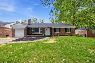8605 Mayflower Ct, Saint Louis, MO 63132