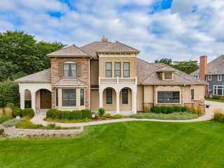 1500 E  Bristlecone Dr, Hartland, WI 53029