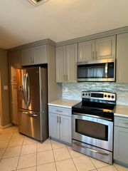 6 Albergo Ct, Bethpage, NY 11714