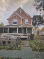 113 W  Walnut St, Albion, MI 49224