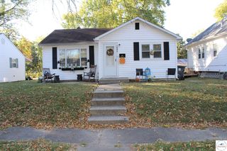 1604 E  9th St, Sedalia, MO 65301