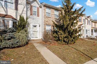 3 Pinedale Ct, Hamilton, NJ 08690