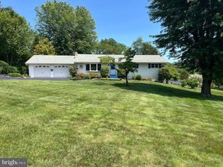 1526 Walton Dr, Downingtown, PA 19335