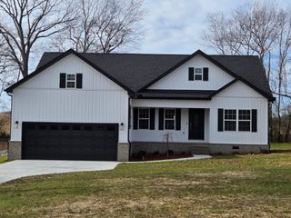 557 Oak Tree Dr, McMinnville, TN 37110