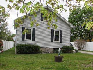 33 Grand Ave, Cumberland, RI 02864