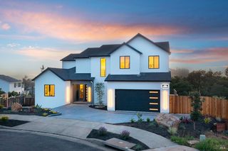 1975 W Bristlecone Court, Santa Rosa, CA 95403