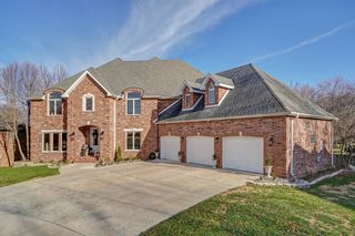 4782 S Woodpointe Ave, Springfield, MO 65810