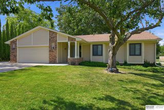 286 Concord Cir, Papillion, NE 68046