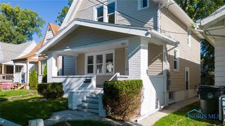 2044 Barrows St, Toledo, OH 43613