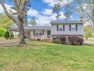 111 Hickory Hill Dr, Inman, SC 29349