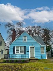 3860 Wallwerth Dr, Toledo, OH 43612