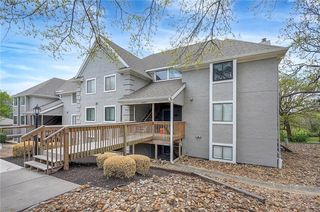 5860 Park St #12, Shawnee, KS 66216